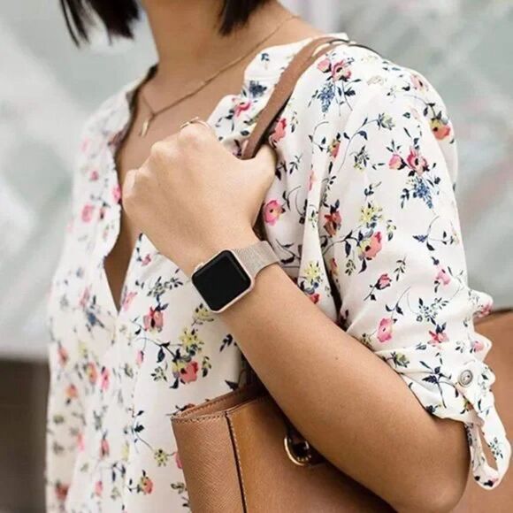 Rose Gold Mesh Band Women's Smartwatch - Picture 7 of 9